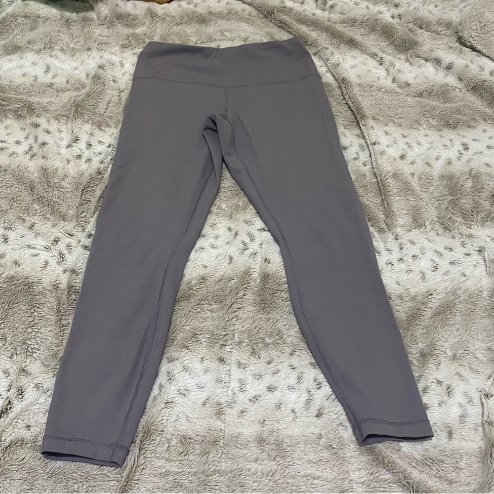 Athletic yoga leggings